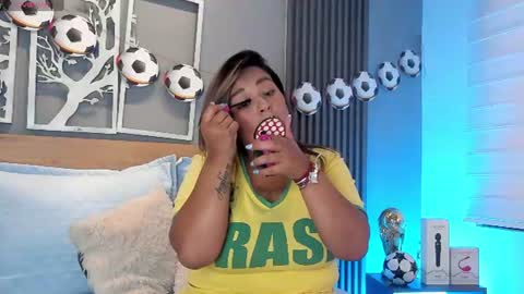 Snapshot of eliseplayboobs chatting on 25, 6, 2026 Elise Play Boobs online show from 25, 6, 2026