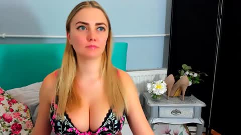 Snapshot of eliseshining chatting on 17, 1, 2025 Elise online show from 17, 1, 2025