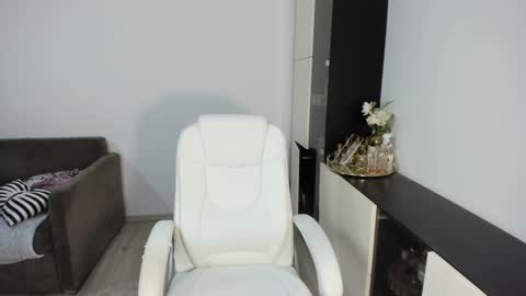 Elisa  Promotion   online show from 20, 2, 2025