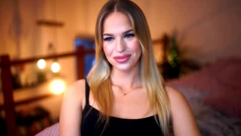 Snapshot of elister_alison chatting on 7, 11, 2025 Sunflower online show from 7, 11, 2025