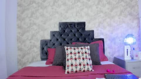 Elizabeth online show from 15, 12, 2025