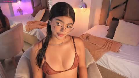 Snapshot of elizabeth_collins_ chatting on 16, 7, 2026 Elizabeth online show from 16, 7, 2026