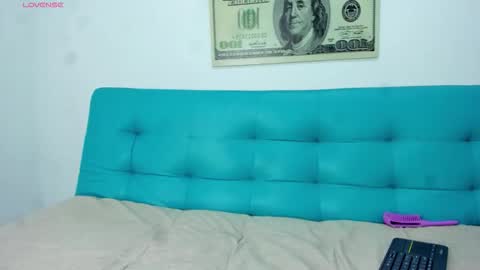 Elizabeth Lamer online show from 4, 12, 2025