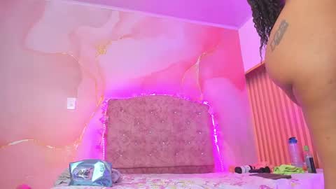Snapshot of elizabeth_roman chatting on 21, 2, 2025 Montserrath online show from 21, 2, 2025