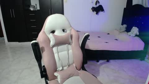 Snapshot of elizabeth_rose02 chatting on 17, 10, 2025 Elizabeth online show from 17, 10, 2025