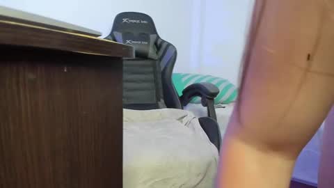 instgram aly leiv17 ---- Im model-independent online show from 11, 1, 2025