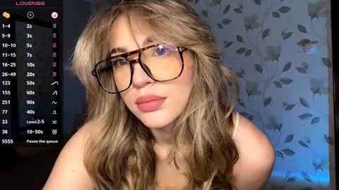 Mia online show from 4, 2, 2026