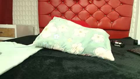 elizabetth_roman online show from 7, 3, 2026