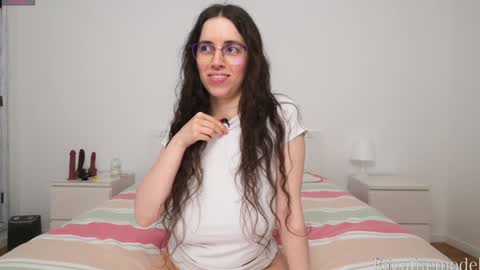 Snapshot of elizathemodel chatting on 15, 1, 2025 Eliza online show from 15, 1, 2025