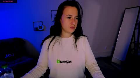 Snapshot of ella_crazy chatting on 22, 9, 2025 your kitty online show from 22, 9, 2025