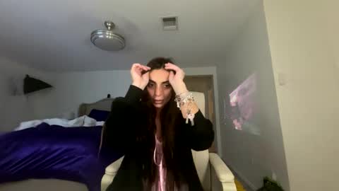 ella_ella_ella_ay online show from 7, 10, 2025