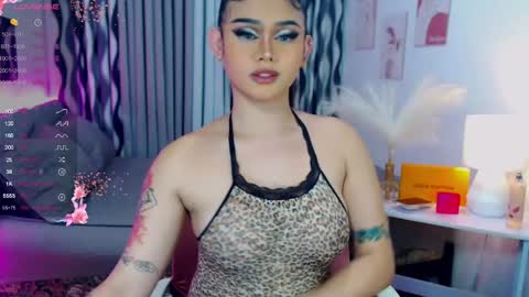 HI ITS ME ELLA online show from 23, 1, 2025