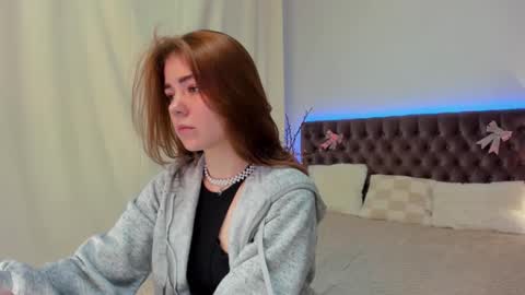 Snapshot of ella_mayers chatting on 9, 2, 2025 Ella Mayers online show from 9, 2, 2025