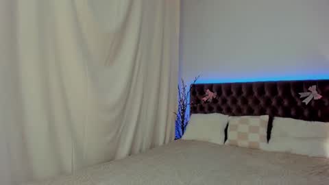 Snapshot of ella_mayers chatting on 14, 2, 2025 Ella Mayers online show from 14, 2, 2025