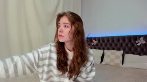 Snapshot of ella_mayers chatting on 14, 2, 2025 Ella Mayers online show from 14, 2, 2025