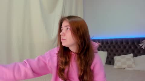 Snapshot of ella_mayers chatting on 2, 3, 2025 Ella Mayers online show from 2, 3, 2025