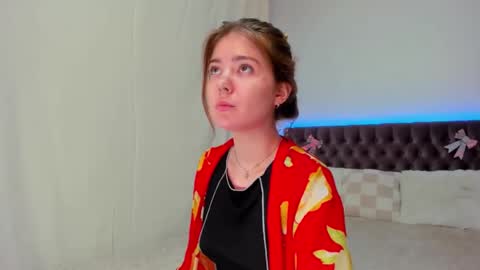 Snapshot of ella_mayers chatting on 9, 3, 2025 Ella Mayers online show from 9, 3, 2025