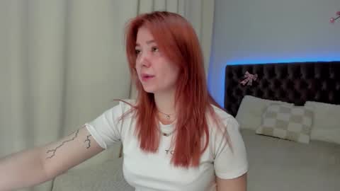 Snapshot of ella_mayers chatting on 14, 9, 2025 Ella Mayers online show from 14, 9, 2025