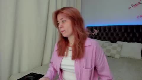 Snapshot of ella_mayers chatting on 15, 9, 2025 Ella Mayers online show from 15, 9, 2025