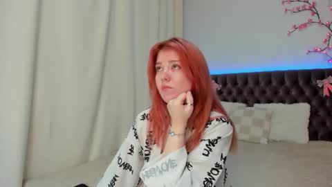 Snapshot of ella_mayers chatting on 9, 10, 2025 Ella Mayers online show from 9, 10, 2025