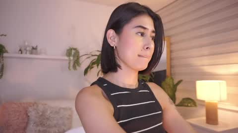 Snapshot of ella_owen chatting on 28, 4, 2026 ELLA OWEN online show from 28, 4, 2026