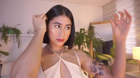 Snapshot of ella_owen chatting on 1, 5, 2026 ELLA OWEN online show from 1, 5, 2026