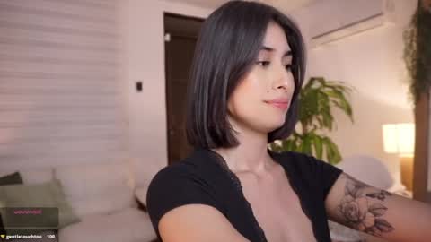 Snapshot of ella_owen chatting on 22, 5, 2026 ELLA OWEN online show from 22, 5, 2026