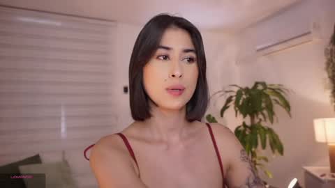 Snapshot of ella_owen chatting on 22, 5, 2026 ELLA OWEN online show from 22, 5, 2026
