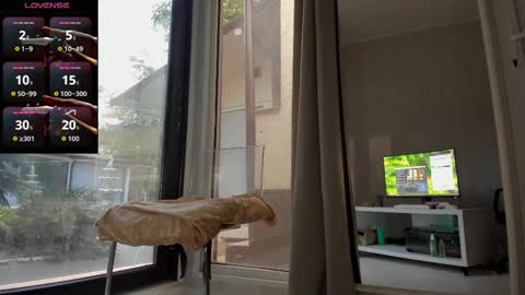 ella_vee online show from 26, 9, 2025