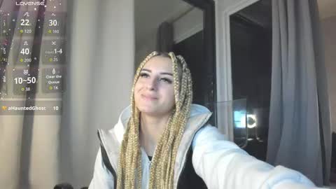 ella_vee online show from 25, 10, 2025