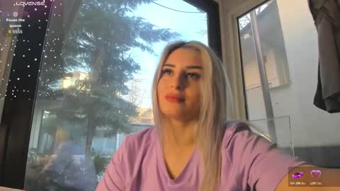 ella_vee online show from 4, 3, 2026