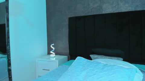 Ellaa Muller online show from 3, 2, 2025