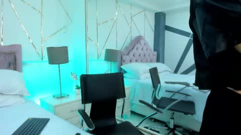 Ellaa Muller online show from 25, 2, 2025