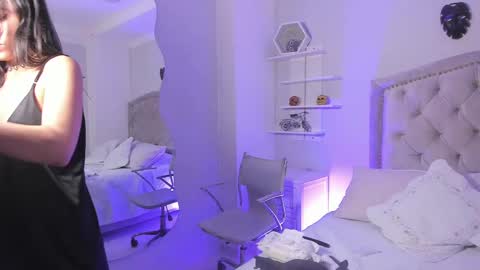 Ellaa Muller online show from 6, 3, 2025