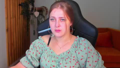 EllaBells online show from 20, 4, 2026