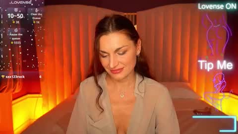 Ella online show from 14, 10, 2025