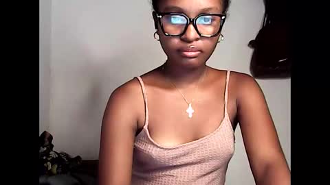 Snapshot of ellah245 chatting on 23, 4, 2026 ellah245 online show from 23, 4, 2026