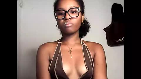 Snapshot of ellah245 chatting on 28, 4, 2026 ellah245 online show from 28, 4, 2026