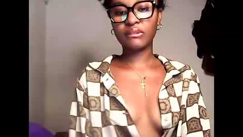 Snapshot of ellah245 chatting on 2, 5, 2026 ellah245 online show from 2, 5, 2026