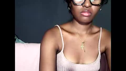 Snapshot of ellah245 chatting on 21, 5, 2026 ellah245 online show from 21, 5, 2026