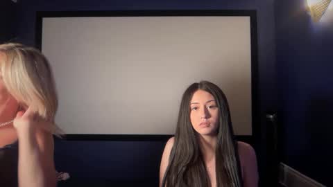 Snapshot of ellaharperr1 chatting on 4, 10, 2025 ellaharperr1 online show from 4, 10, 2025