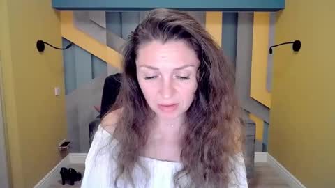 EllaLongs online show from 4, 12, 2024