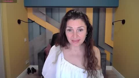 EllaLongs online show from 18, 12, 2024