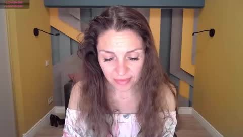 EllaLongs online show from 2, 2, 2025