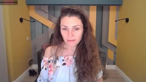 EllaLongs online show from 5, 2, 2025