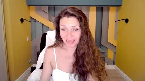 EllaLongs online show from 13, 2, 2025