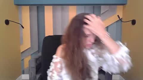 EllaLongs online show from 17, 9, 2025