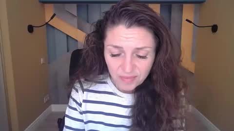 EllaLongs online show from 2, 12, 2025