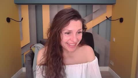 EllaLongs online show from 22, 4, 2026