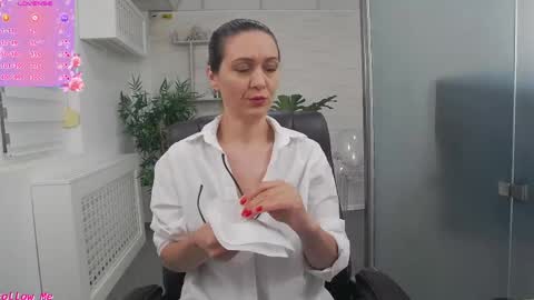 Snapshot of ellamilf chatting on 24, 5, 2026 online show from 24, 5, 2026